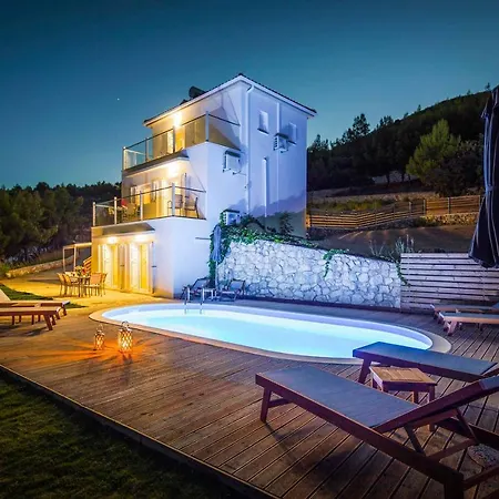 Celaeno Villa *
