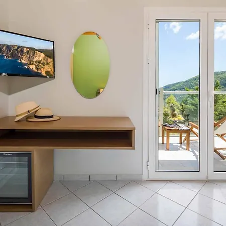 Celaeno Villa *